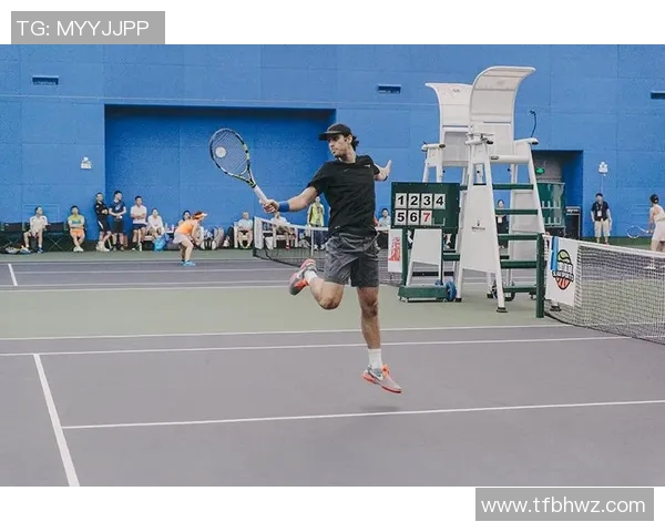 重庆网球队在城市联赛中以72分稳居积分榜首位，展现强劲实力